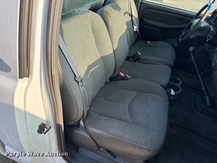 image for item NM9204 2003 Chevrolet Silverado 1500  pickup truck