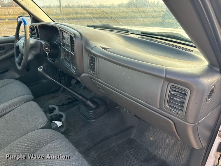 image for item NM9204 2003 Chevrolet Silverado 1500  pickup truck