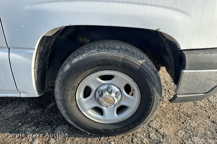 image for item NM9204 2003 Chevrolet Silverado 1500  pickup truck