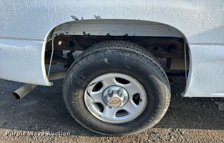 image for item NM9204 2003 Chevrolet Silverado 1500  pickup truck