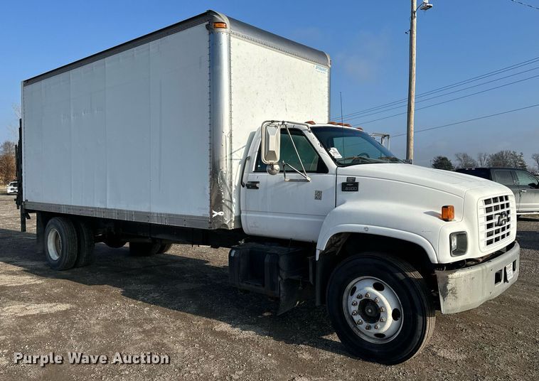 image for item NM9205 2000 Chevrolet C6500  box truck