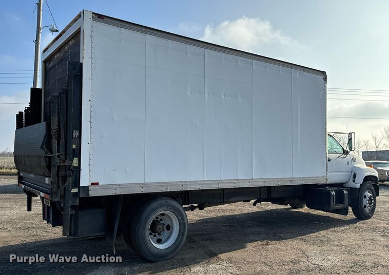 image for item NM9205 2000 Chevrolet C6500  box truck
