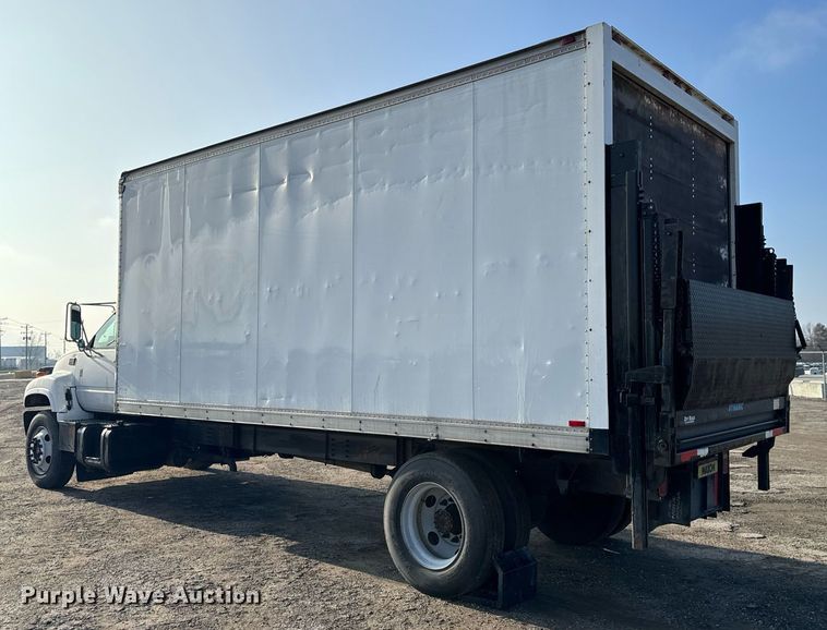 image for item NM9205 2000 Chevrolet C6500  box truck