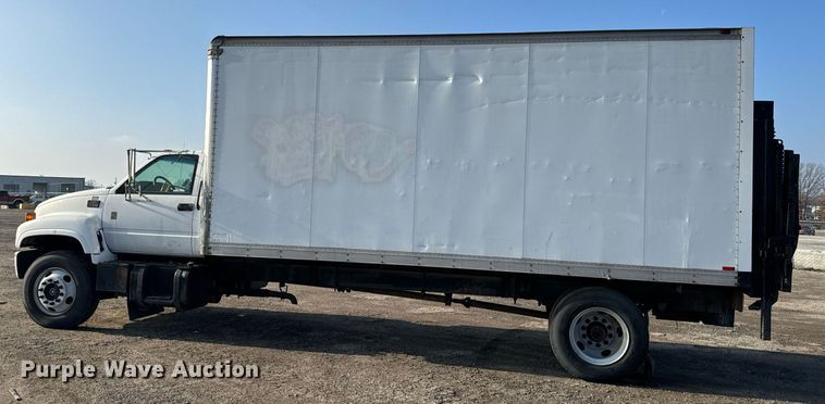 image for item NM9205 2000 Chevrolet C6500  box truck