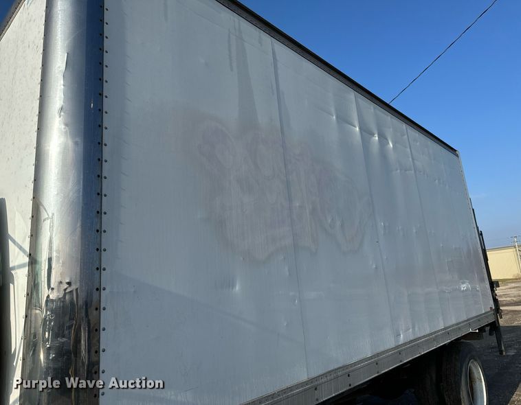 image for item NM9205 2000 Chevrolet C6500  box truck