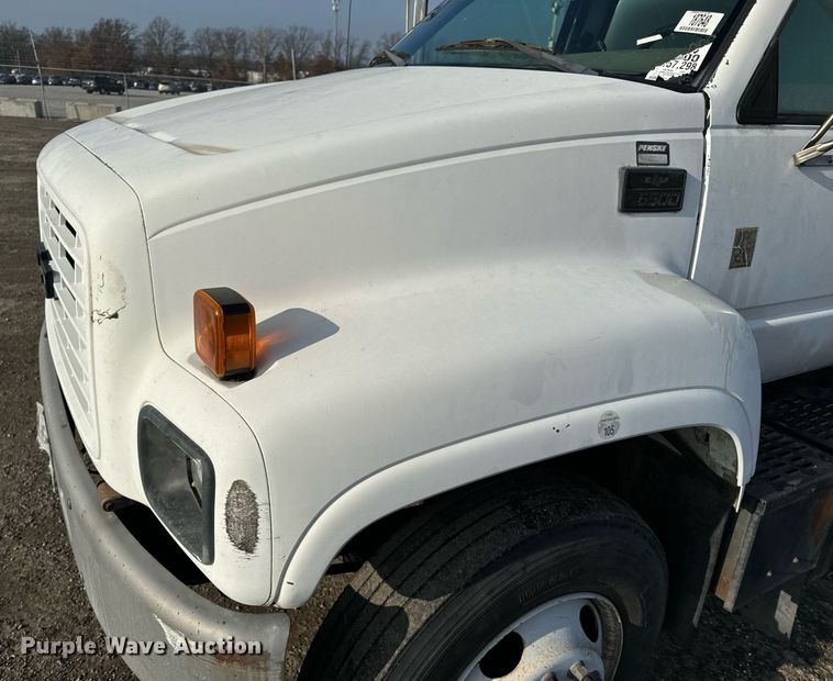 image for item NM9205 2000 Chevrolet C6500  box truck