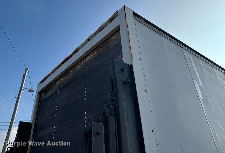 image for item NM9205 2000 Chevrolet C6500  box truck