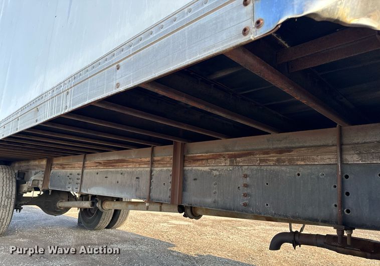 image for item NM9205 2000 Chevrolet C6500  box truck