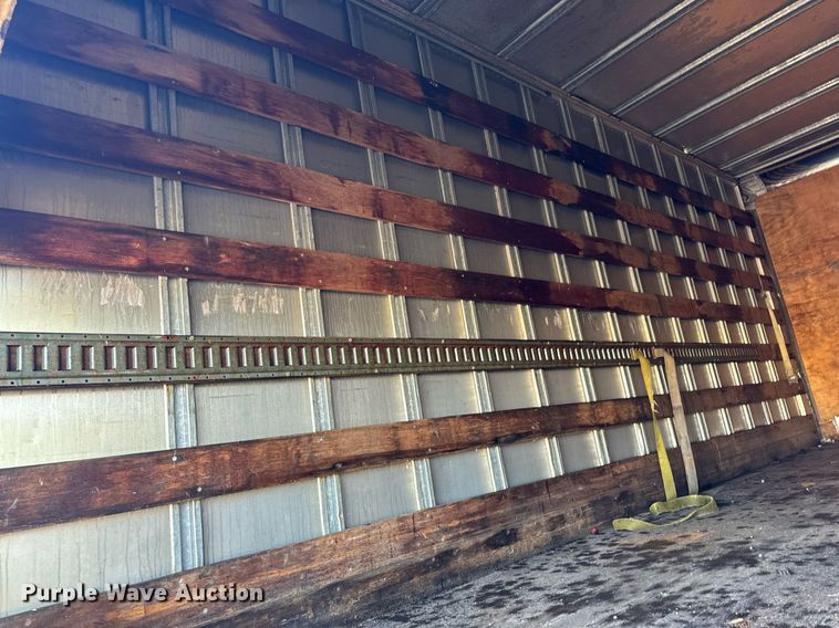 image for item NM9205 2000 Chevrolet C6500  box truck