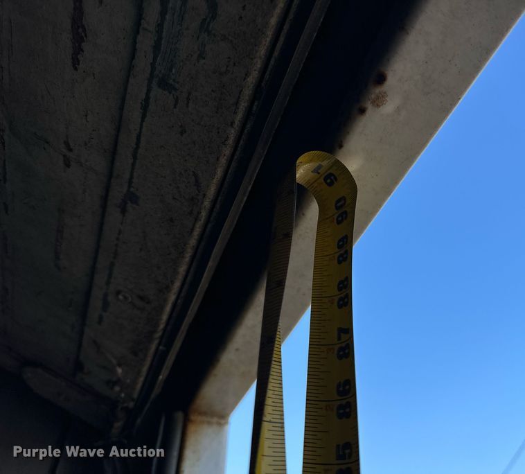 image for item NM9205 2000 Chevrolet C6500  box truck