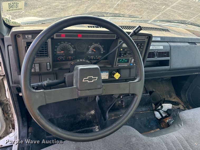 image for item NM9205 2000 Chevrolet C6500  box truck