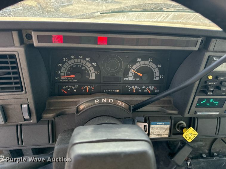 image for item NM9205 2000 Chevrolet C6500  box truck