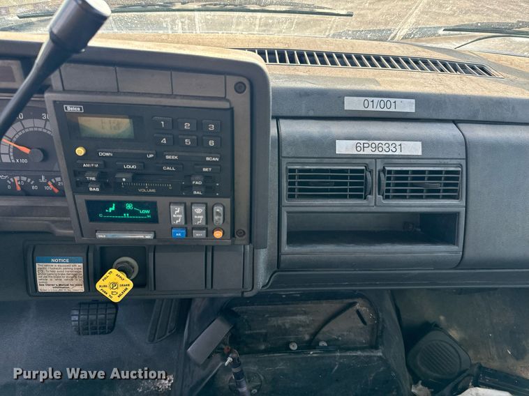 image for item NM9205 2000 Chevrolet C6500  box truck