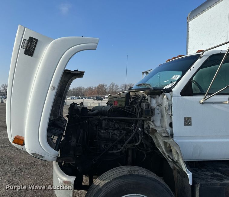 image for item NM9205 2000 Chevrolet C6500  box truck