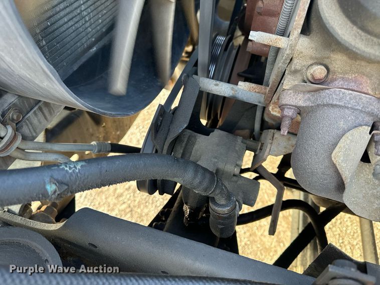 image for item NM9205 2000 Chevrolet C6500  box truck