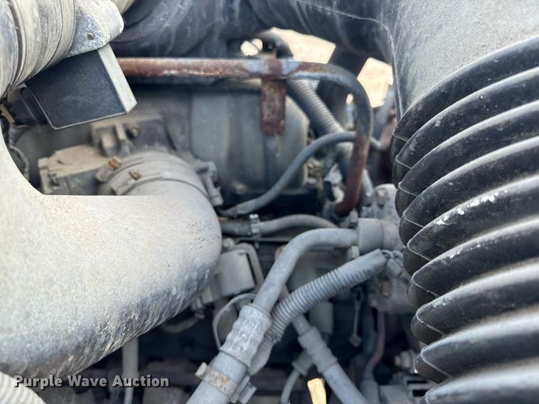 image for item NM9205 2000 Chevrolet C6500  box truck