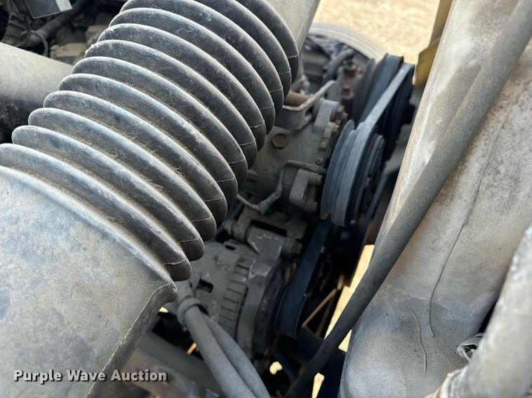 image for item NM9205 2000 Chevrolet C6500  box truck