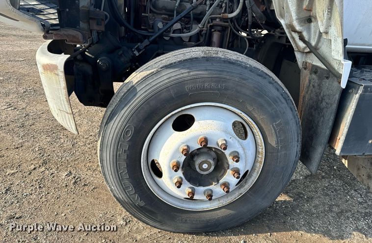 image for item NM9205 2000 Chevrolet C6500  box truck