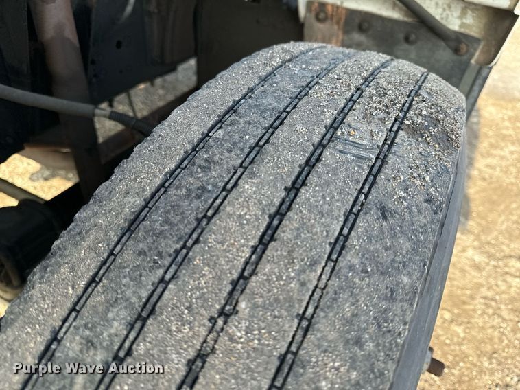 image for item NM9205 2000 Chevrolet C6500  box truck