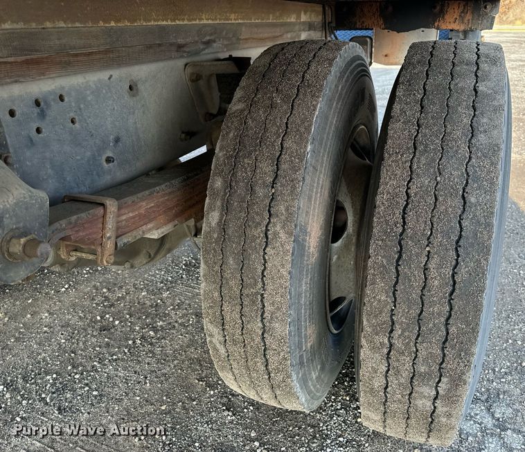 image for item NM9205 2000 Chevrolet C6500  box truck