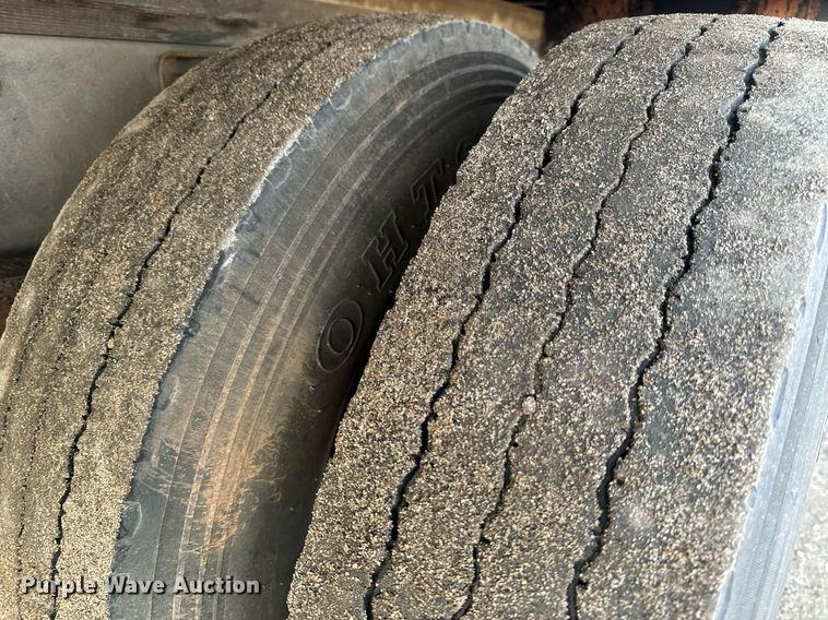 image for item NM9205 2000 Chevrolet C6500  box truck