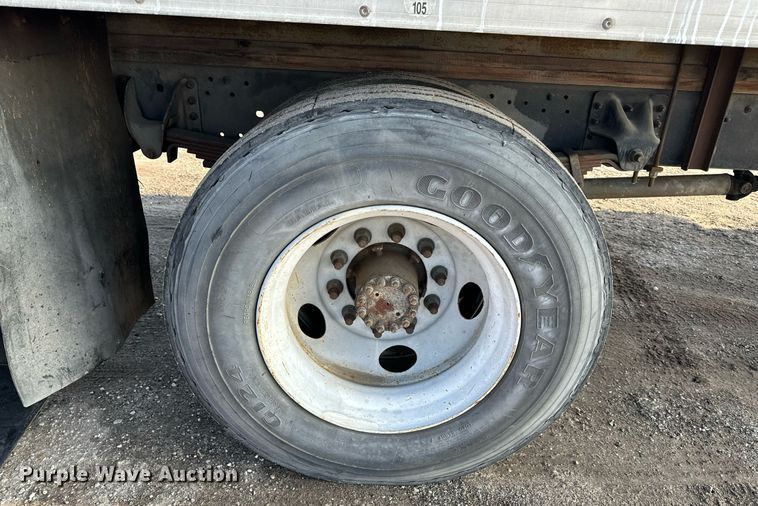 image for item NM9205 2000 Chevrolet C6500  box truck