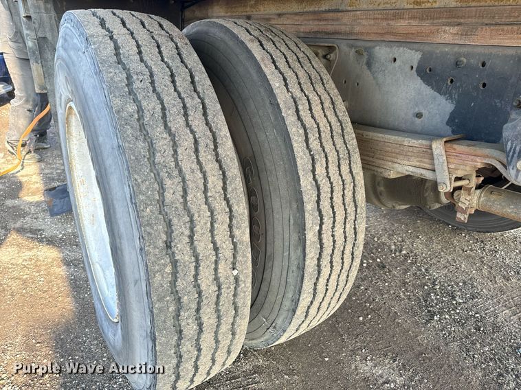 image for item NM9205 2000 Chevrolet C6500  box truck