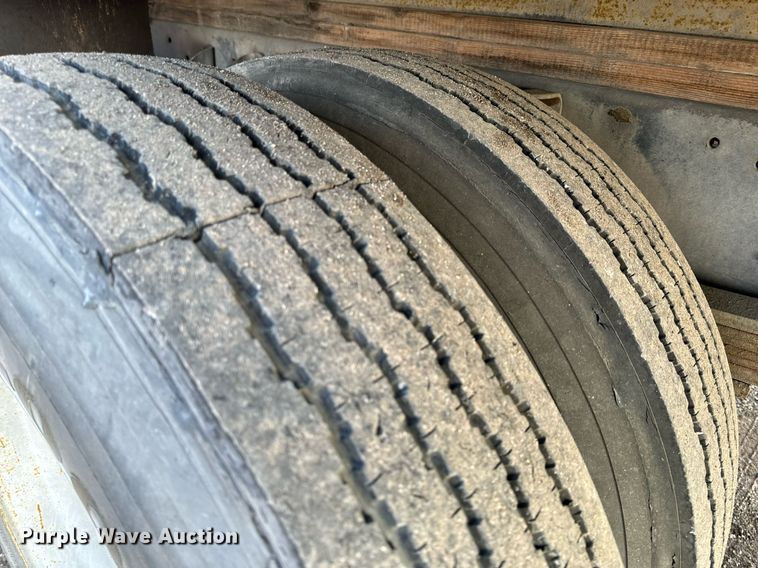 image for item NM9205 2000 Chevrolet C6500  box truck