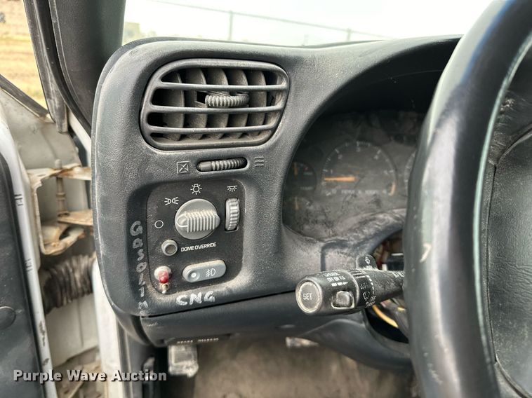 image for item NO9415 2000 GMC Jimmy  SUV