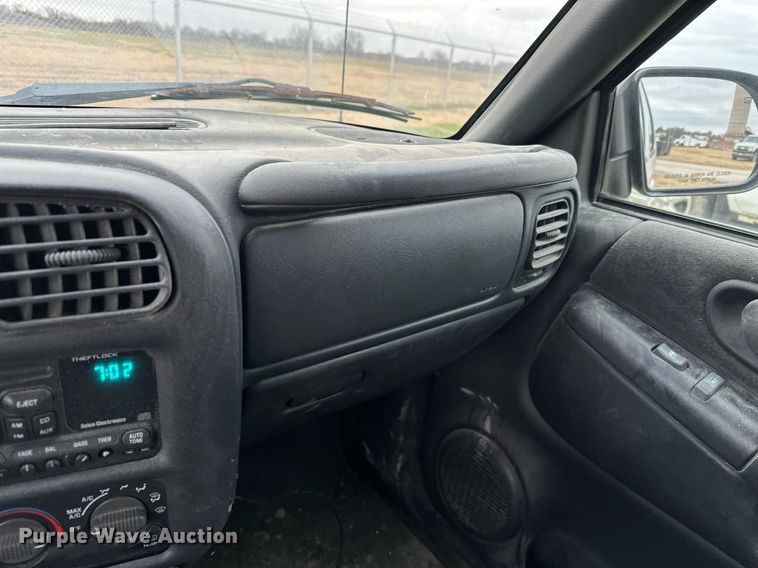 image for item NO9415 2000 GMC Jimmy  SUV