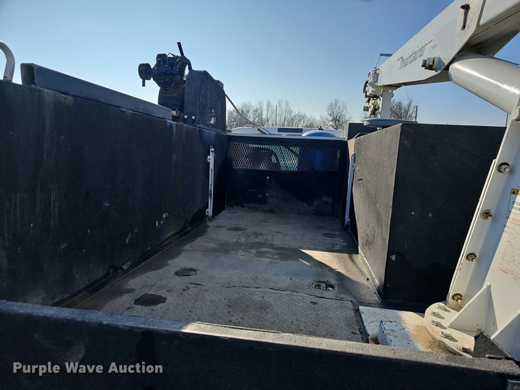 image for item NP9299 2008 Ford F550 Super Duty XLT  utility / service truck