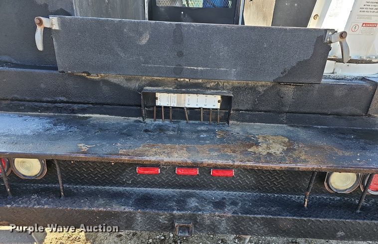 image for item NP9299 2008 Ford F550 Super Duty XLT  utility / service truck