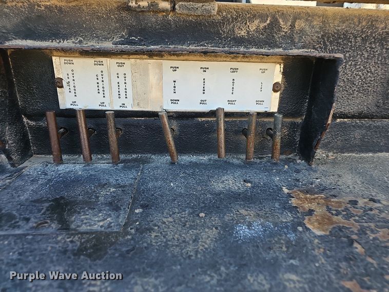 image for item NP9299 2008 Ford F550 Super Duty XLT  utility / service truck