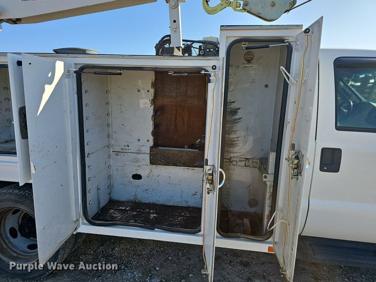 image for item NP9299 2008 Ford F550 Super Duty XLT  utility / service truck