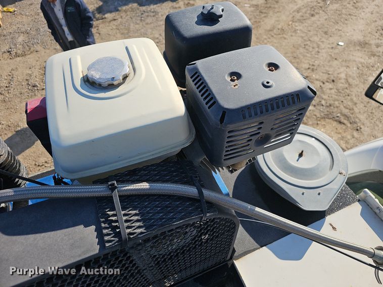 image for item NP9299 2008 Ford F550 Super Duty XLT  utility / service truck