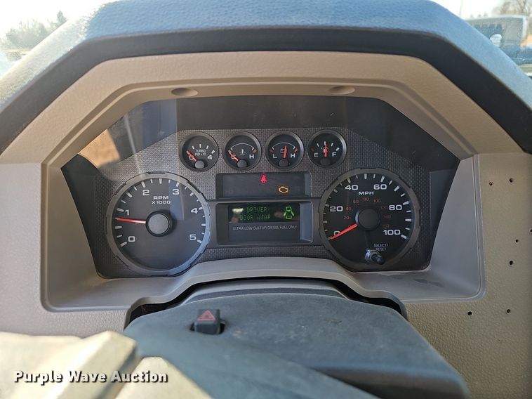 image for item NP9299 2008 Ford F550 Super Duty XLT  utility / service truck