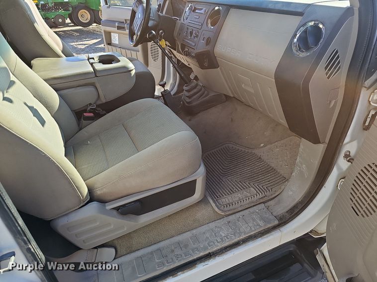 image for item NP9299 2008 Ford F550 Super Duty XLT  utility / service truck