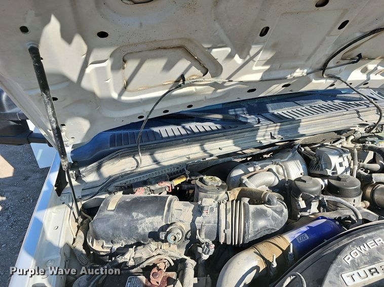 image for item NP9299 2008 Ford F550 Super Duty XLT  utility / service truck