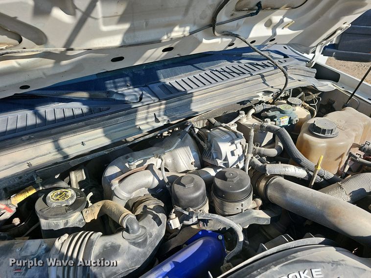image for item NP9299 2008 Ford F550 Super Duty XLT  utility / service truck