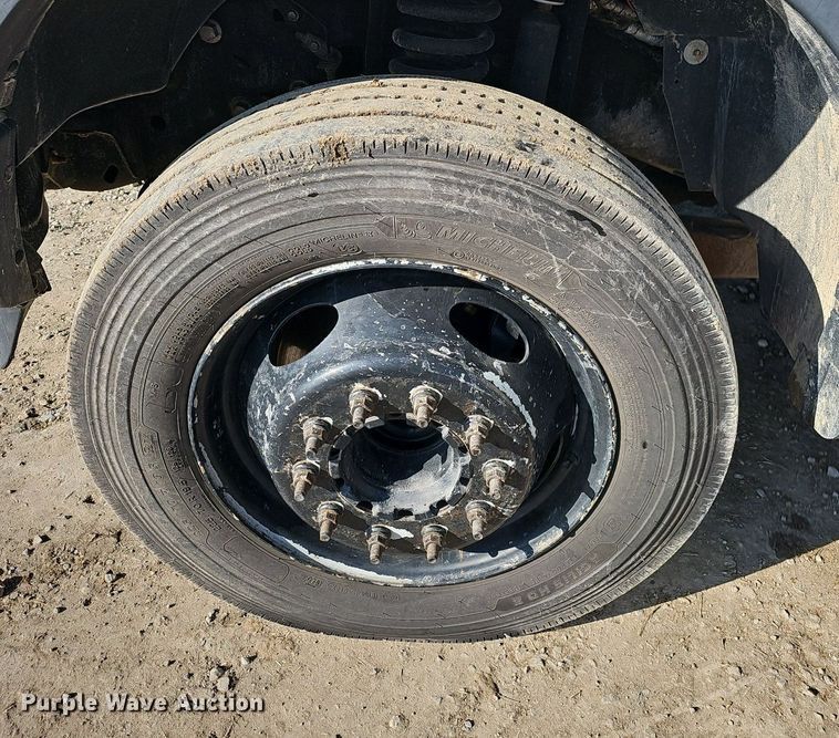 image for item NP9299 2008 Ford F550 Super Duty XLT  utility / service truck