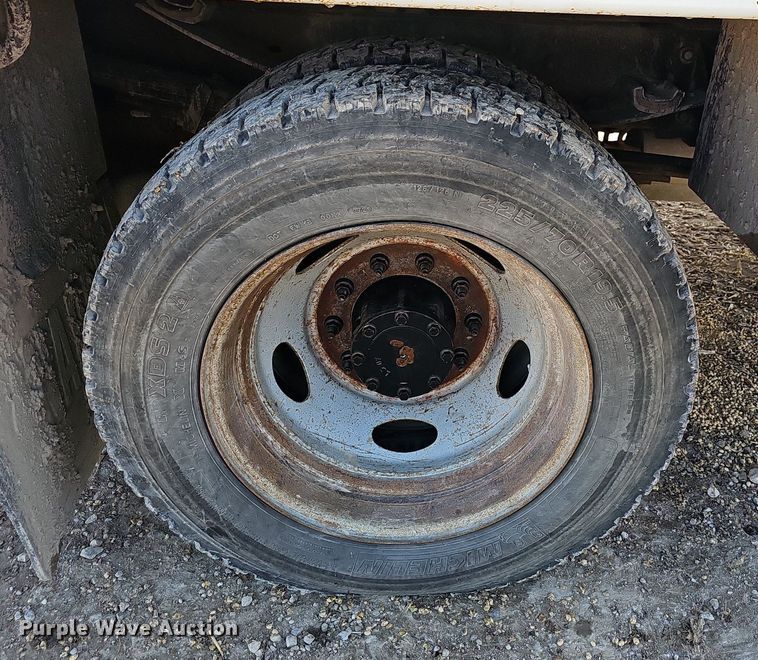 image for item NP9299 2008 Ford F550 Super Duty XLT  utility / service truck