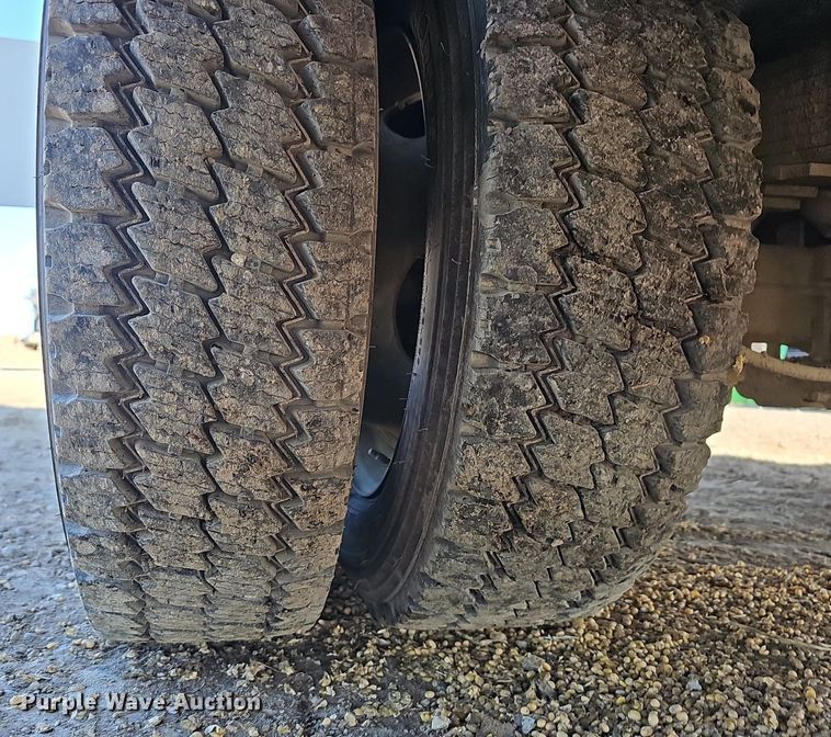 image for item NP9299 2008 Ford F550 Super Duty XLT  utility / service truck