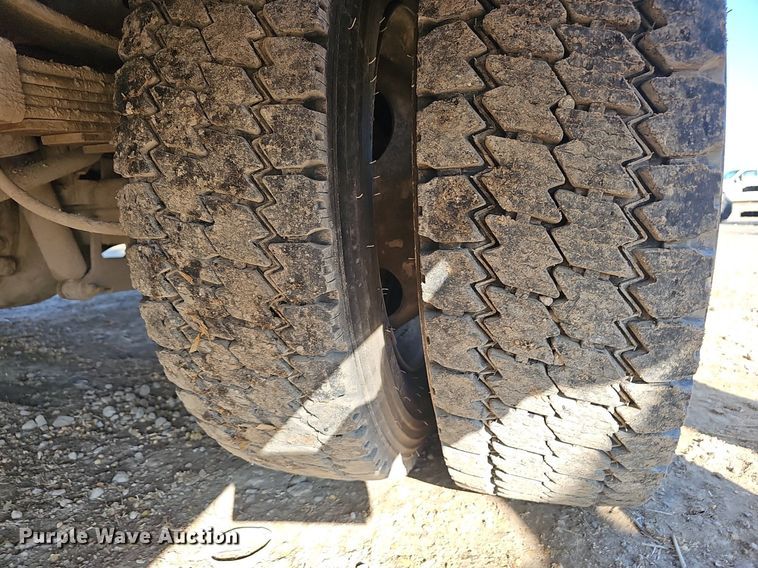 image for item NP9299 2008 Ford F550 Super Duty XLT  utility / service truck