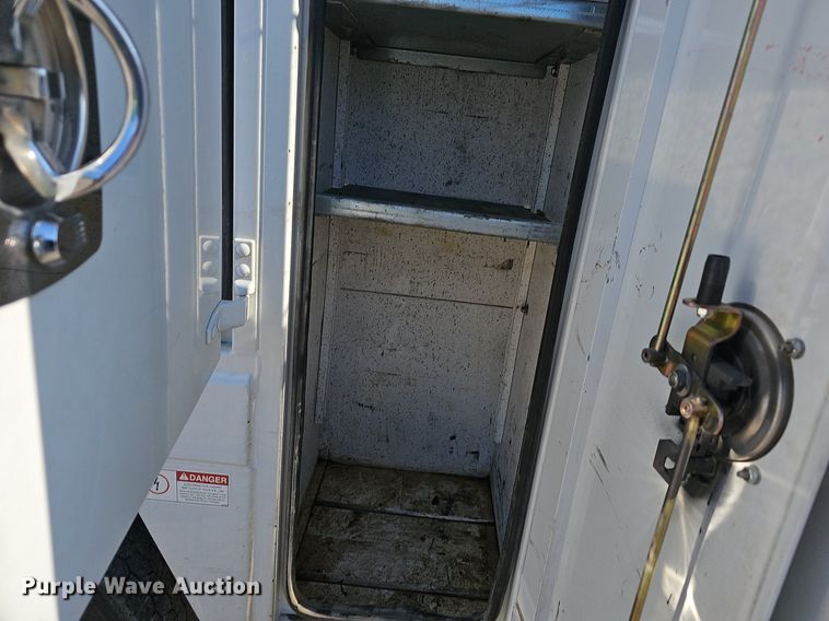 image for item NP9300 2014 Ford F550 Super Duty  utility / service truck