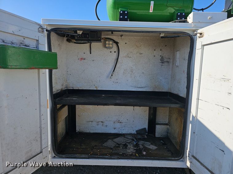 image for item NP9300 2014 Ford F550 Super Duty  utility / service truck