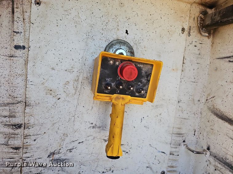 image for item NP9300 2014 Ford F550 Super Duty  utility / service truck