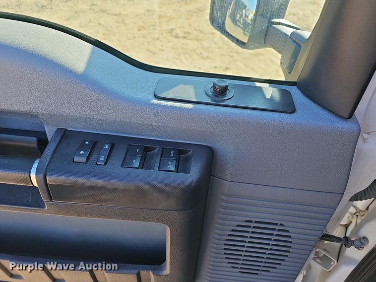 image for item NP9300 2014 Ford F550 Super Duty  utility / service truck