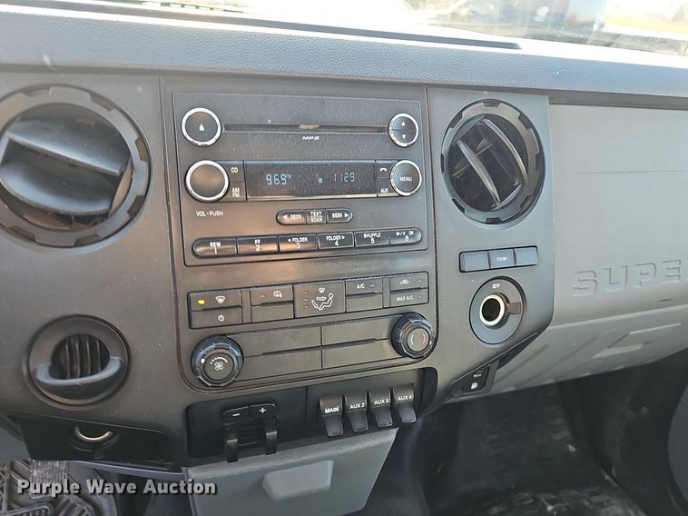 image for item NP9300 2014 Ford F550 Super Duty  utility / service truck