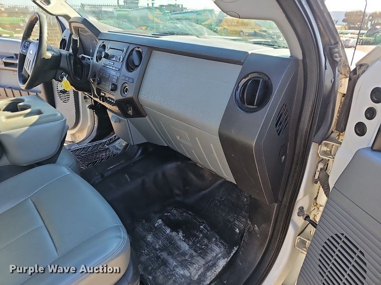 image for item NP9300 2014 Ford F550 Super Duty  utility / service truck