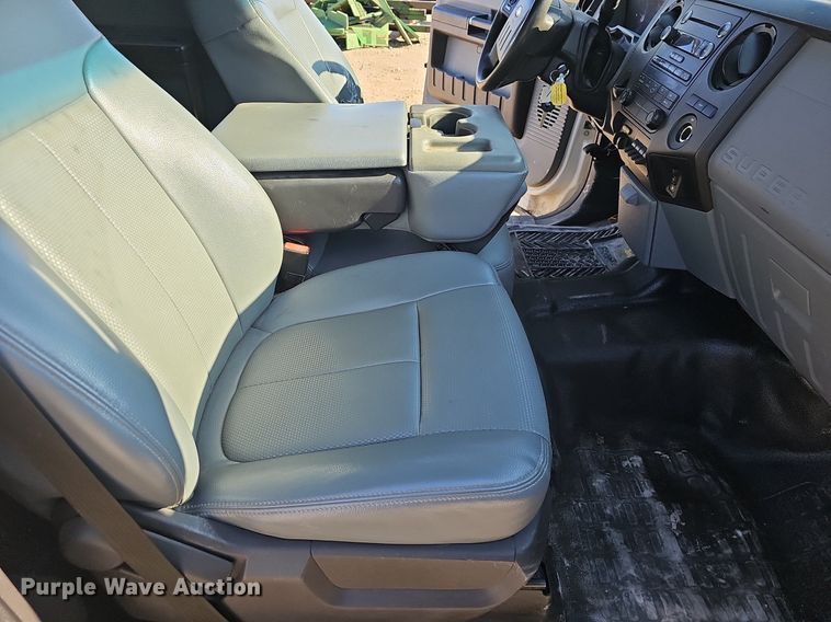 image for item NP9300 2014 Ford F550 Super Duty  utility / service truck